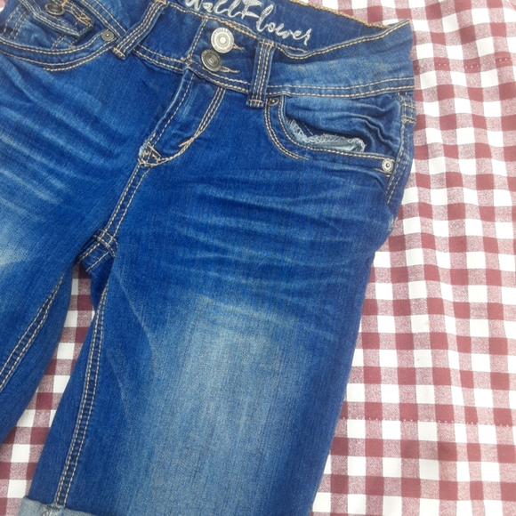 🍀3/15 Wallflower Woman's Jean Shorts - Picture 2 of 8